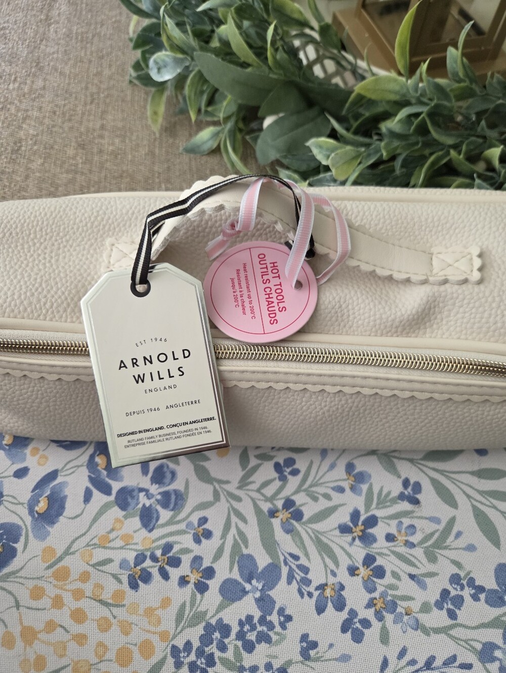 Cream Leather Travel Case - Cream - Picture 5 of 8